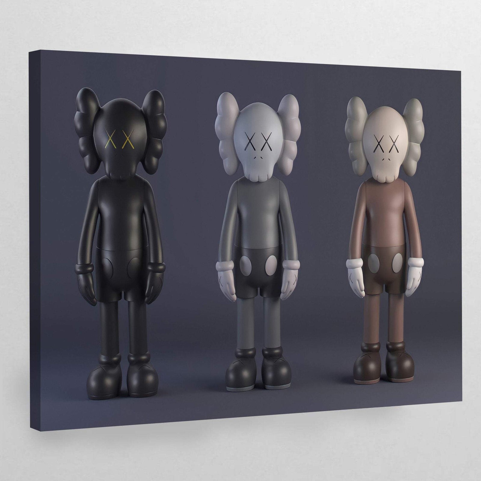 Tisch mit Kaws-Figuren